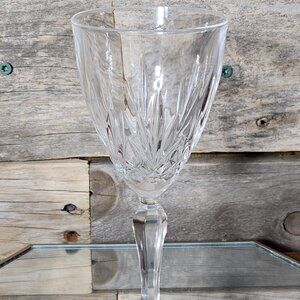 Oneida Blown Glass Crystal Wine Glass - Lucia - Leaded Crystal.